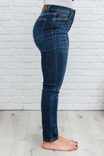 Load image into Gallery viewer, Reba Hi-Rise Clean Relaxed Fit Jeans
