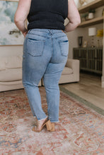 Load image into Gallery viewer, Mariah Mid Rise Cool Relaxed Jeans
