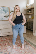 Load image into Gallery viewer, Mariah Mid Rise Cool Relaxed Jeans
